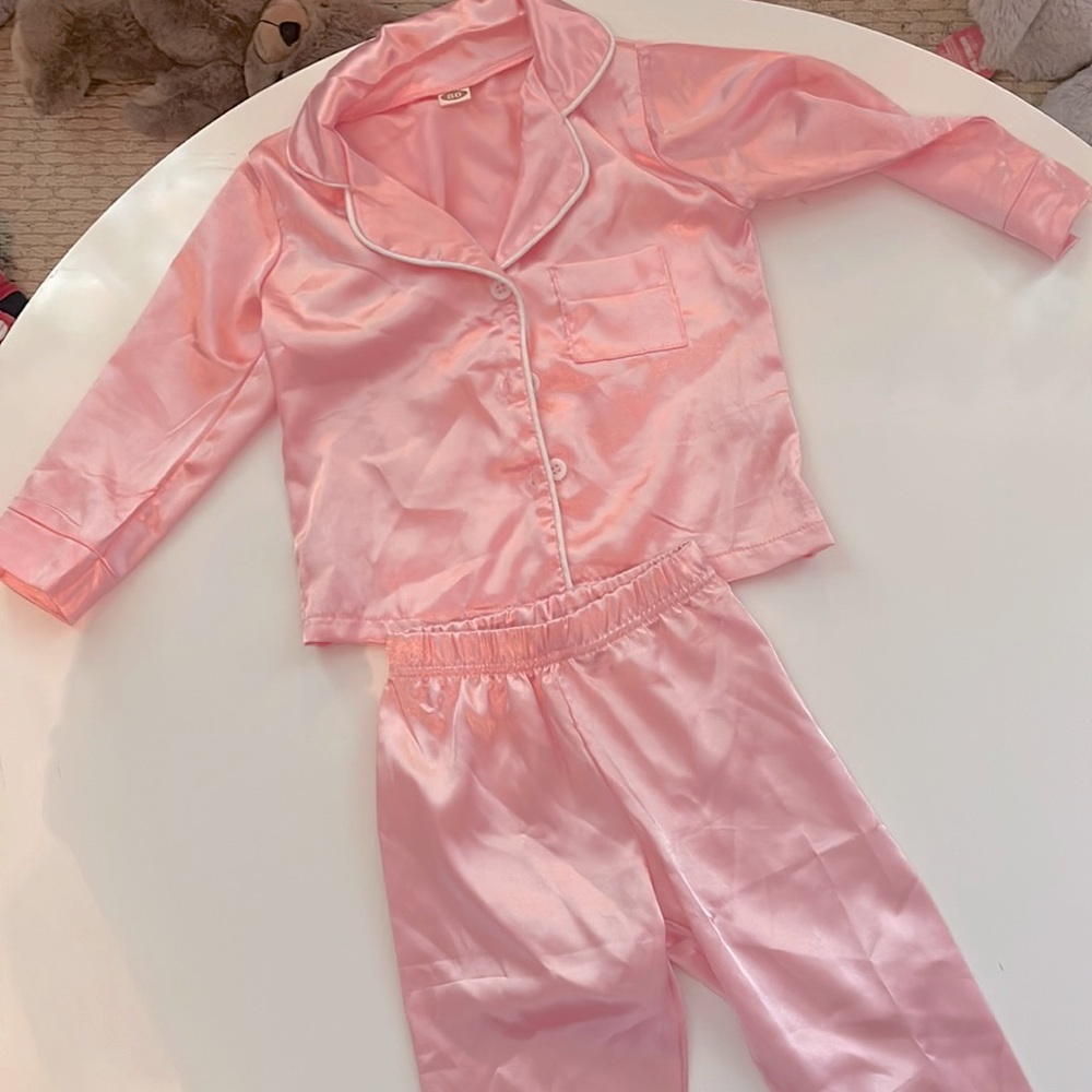 Satin pjs